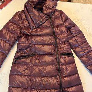 Vince Camuto Very Thin Long Puffer Coat Size S/P. Zipper is off center.